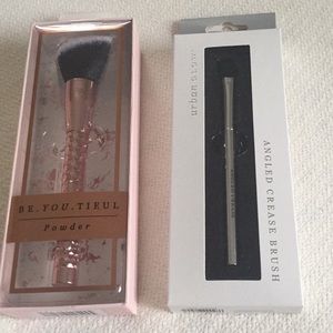 Set of two makeup brushes🌷🌷🌷💄💄💄